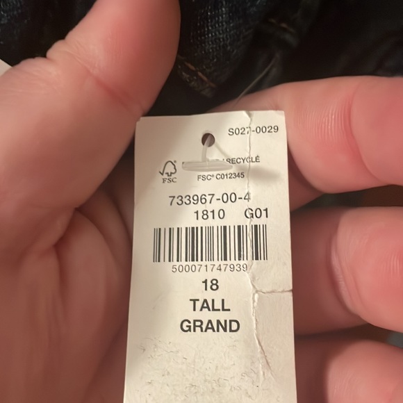 NWT Old Navy High Rise Distressed Slouchy Straight Jeans - Picture 13 of 16